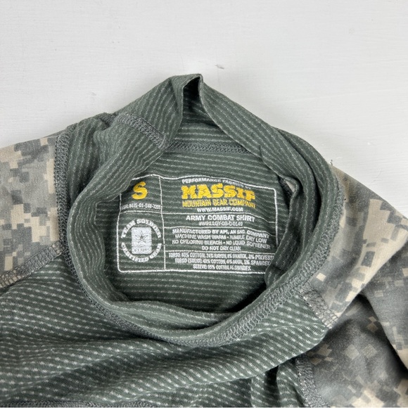 Massif Army Combat Shirt Camo Men’s Size Small Base Layer Team Soldier Set Of 2 - Picture 3 of 6